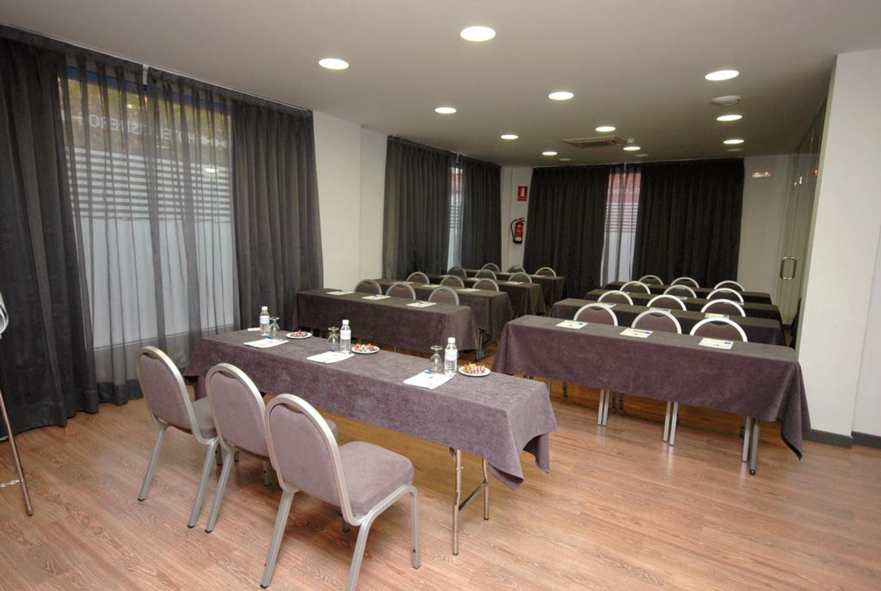 Hotel Cisneros Alcala de Henares Luaran gambar