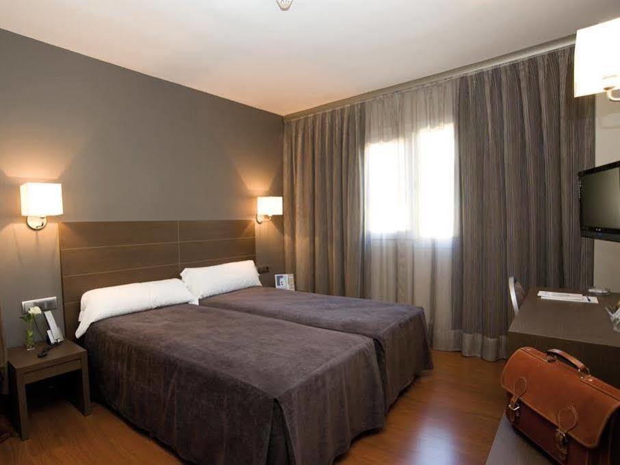 Hotel Cisneros Alcala de Henares Luaran gambar